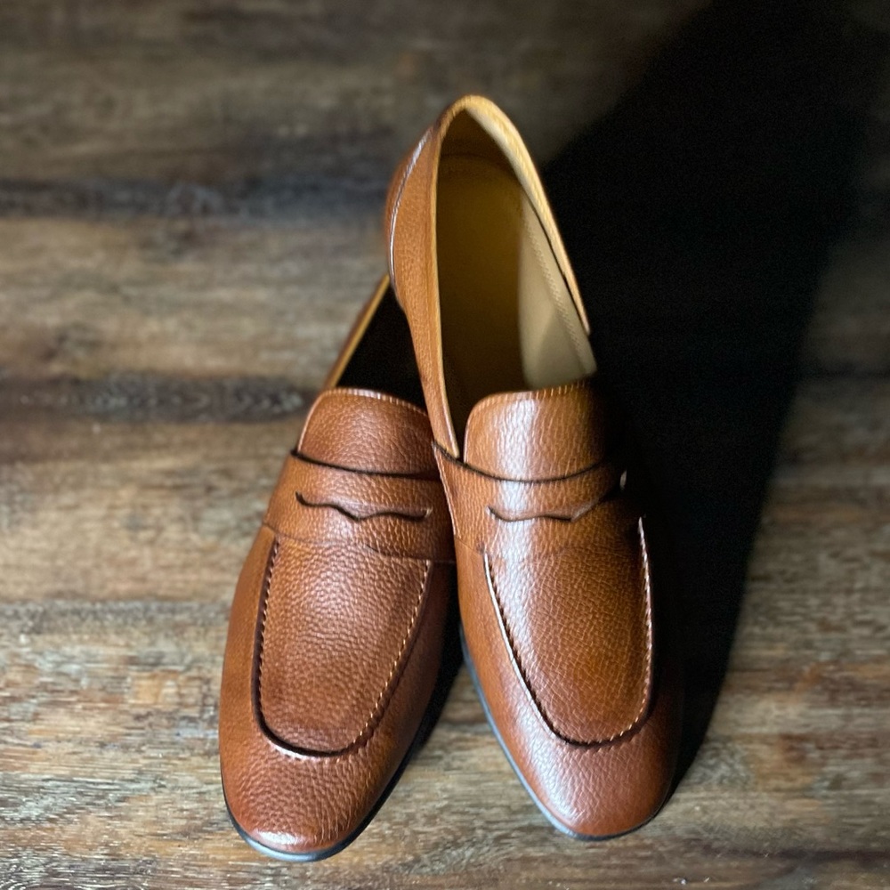 Size 43 pebble grain loafers
